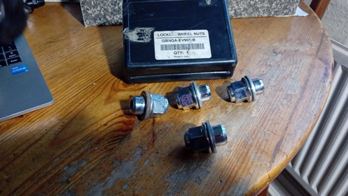 Lexus wheel nuts - lexus, is